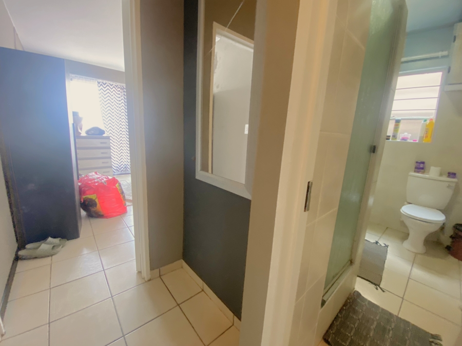 2 Bedroom Property for Sale in Roodekrans Gauteng