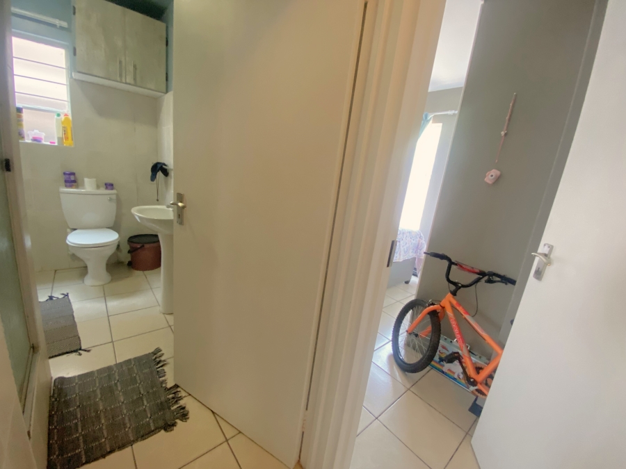 2 Bedroom Property for Sale in Roodekrans Gauteng