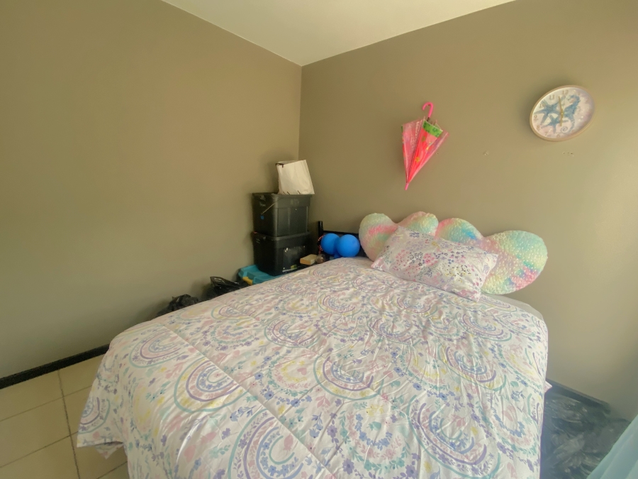 2 Bedroom Property for Sale in Roodekrans Gauteng