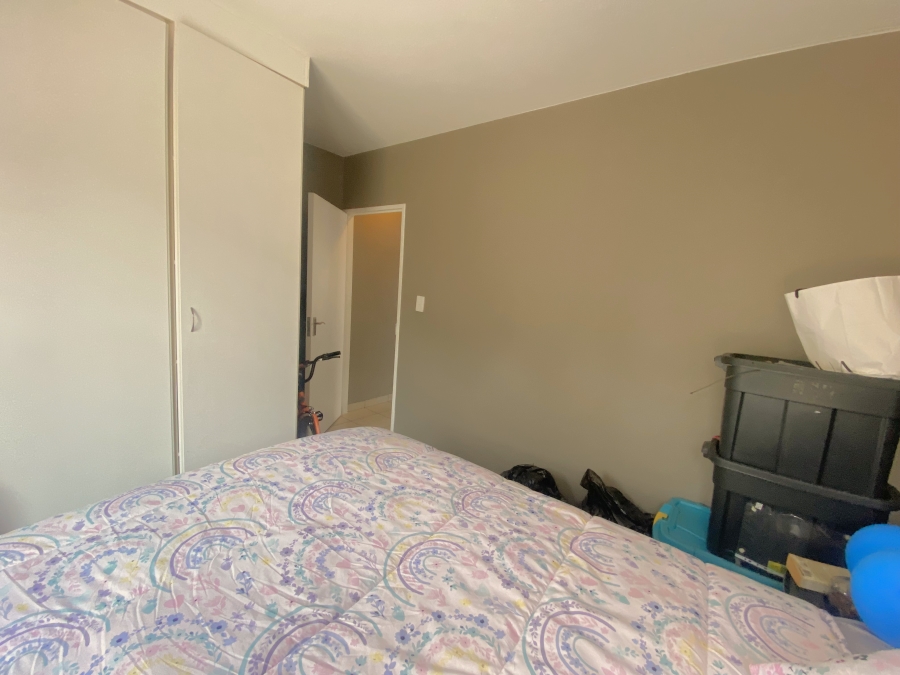 2 Bedroom Property for Sale in Roodekrans Gauteng
