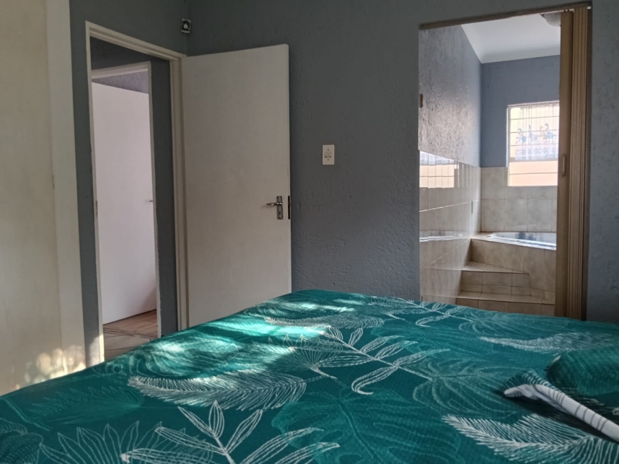 3 Bedroom Property for Sale in Noordheuwel Gauteng