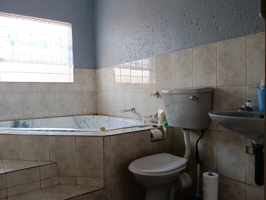 3 Bedroom Property for Sale in Noordheuwel Gauteng