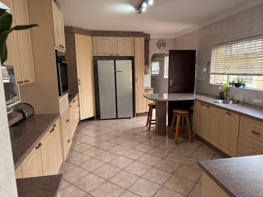 4 Bedroom Property for Sale in Brackenhurst Gauteng