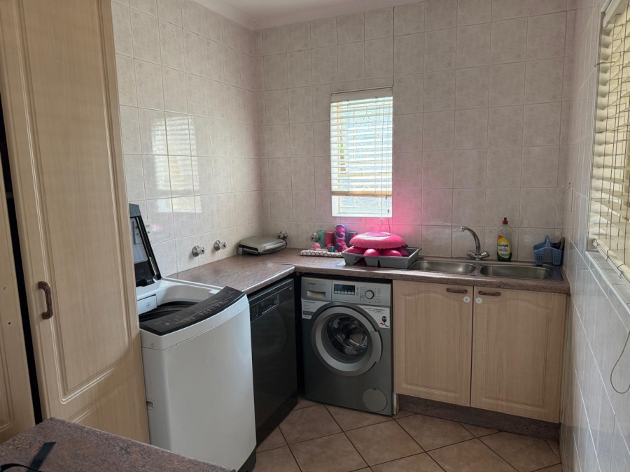 4 Bedroom Property for Sale in Brackenhurst Gauteng