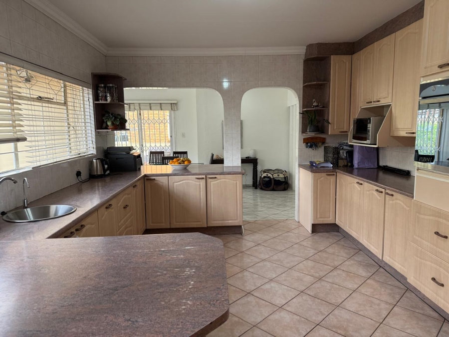 4 Bedroom Property for Sale in Brackenhurst Gauteng