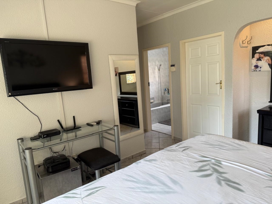 4 Bedroom Property for Sale in Brackenhurst Gauteng