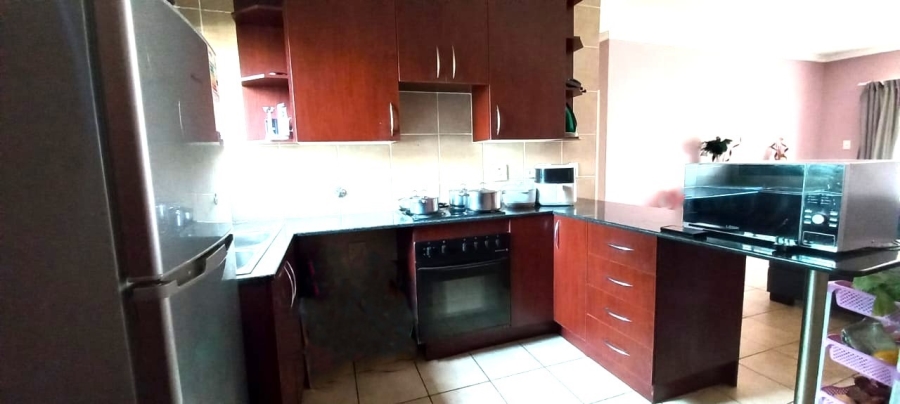 2 Bedroom Property for Sale in Sonneveld Gauteng