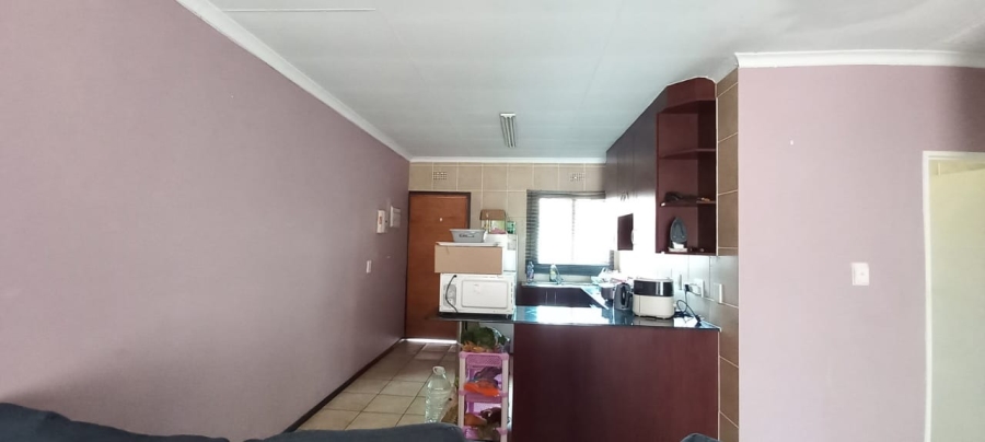 2 Bedroom Property for Sale in Sonneveld Gauteng