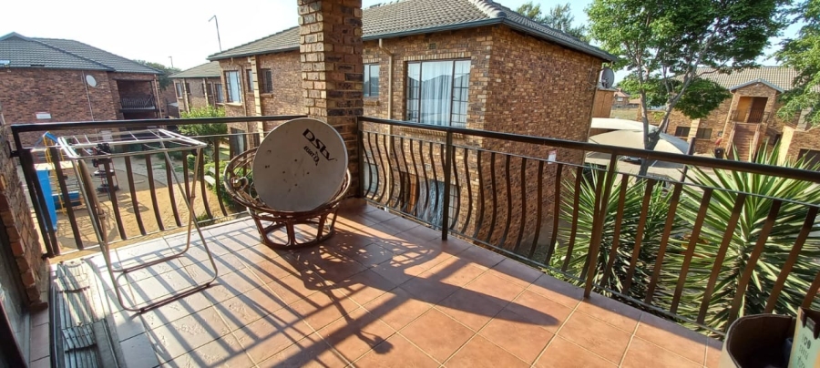 2 Bedroom Property for Sale in Sonneveld Gauteng