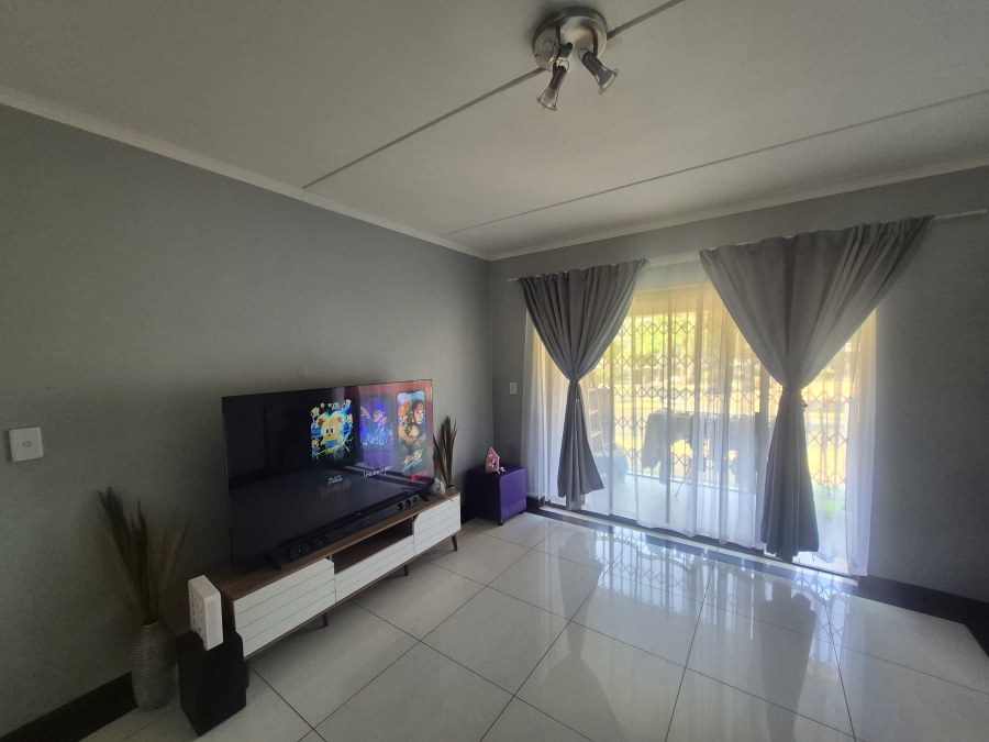 To Let 1 Bedroom Property for Rent in Noordwyk Gauteng