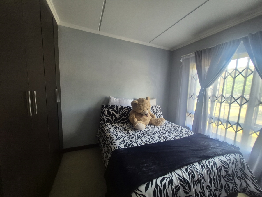 To Let 1 Bedroom Property for Rent in Noordwyk Gauteng