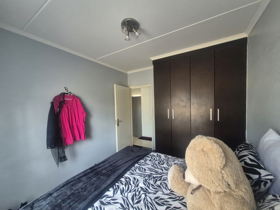 To Let 1 Bedroom Property for Rent in Noordwyk Gauteng