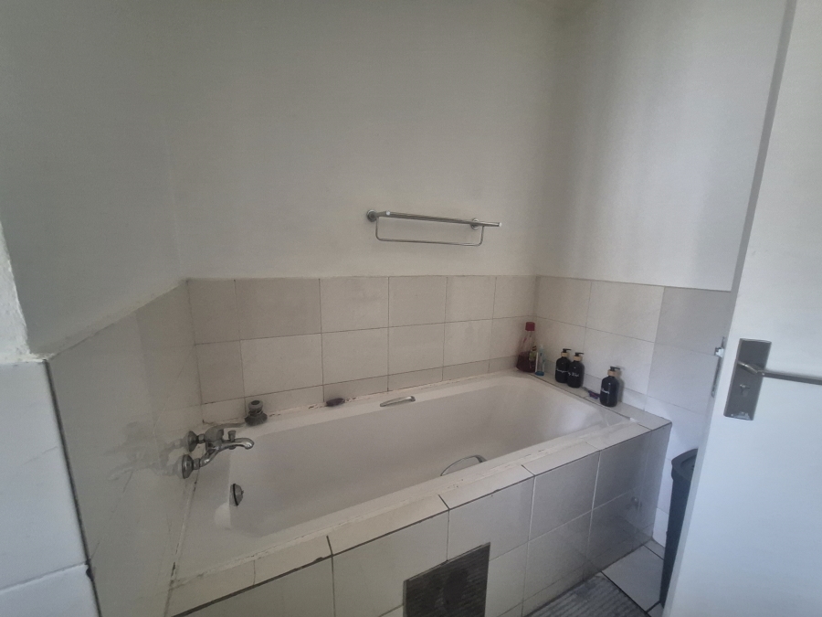 To Let 1 Bedroom Property for Rent in Noordwyk Gauteng