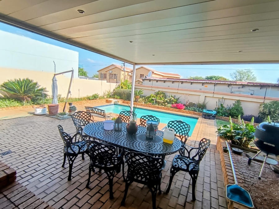 4 Bedroom Property for Sale in Sunward Park Gauteng