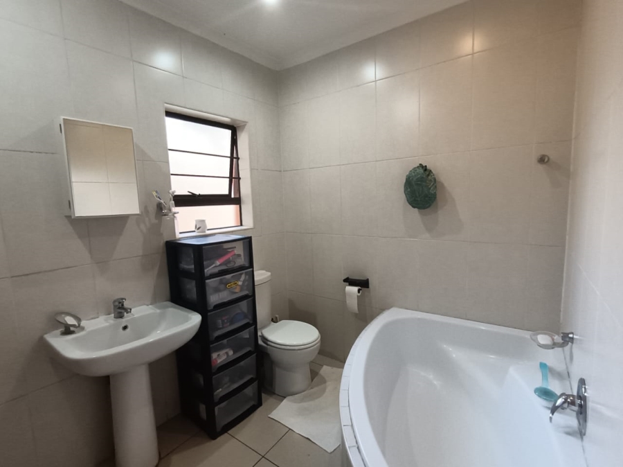 4 Bedroom Property for Sale in Sunward Park Gauteng