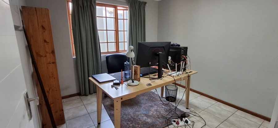 2 Bedroom Property for Sale in Olympus AH Gauteng
