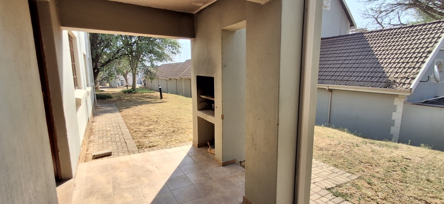 2 Bedroom Property for Sale in Olympus AH Gauteng