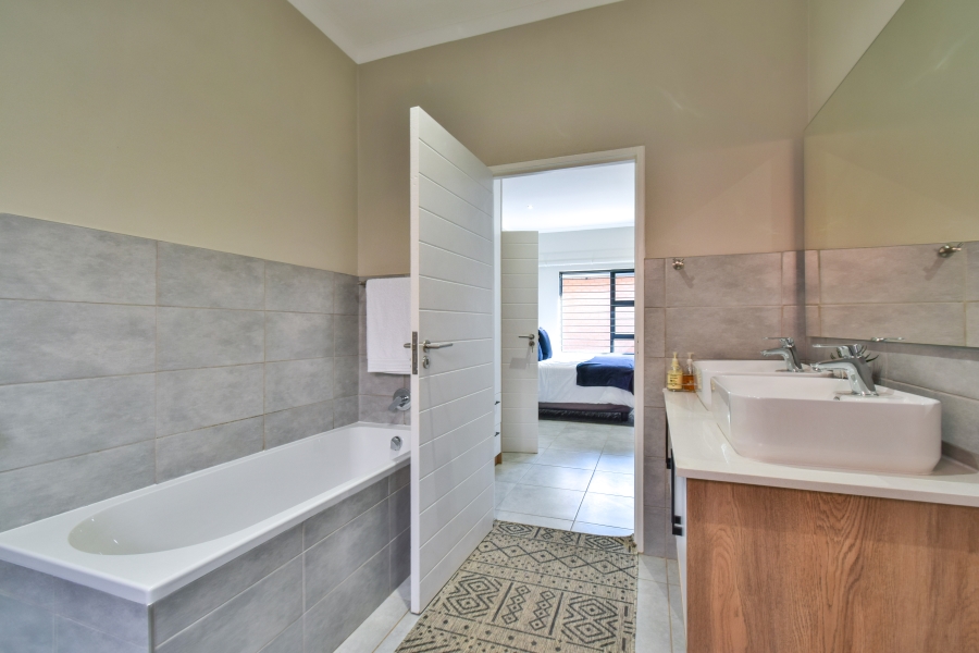3 Bedroom Property for Sale in Olympus AH Gauteng