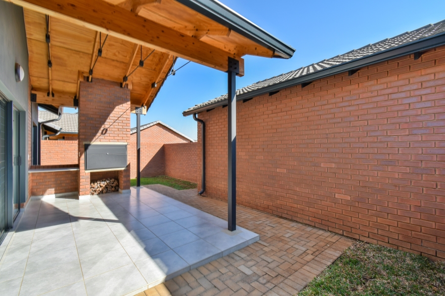 3 Bedroom Property for Sale in Olympus AH Gauteng