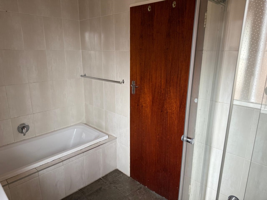 3 Bedroom Property for Sale in Brackenhurst Gauteng