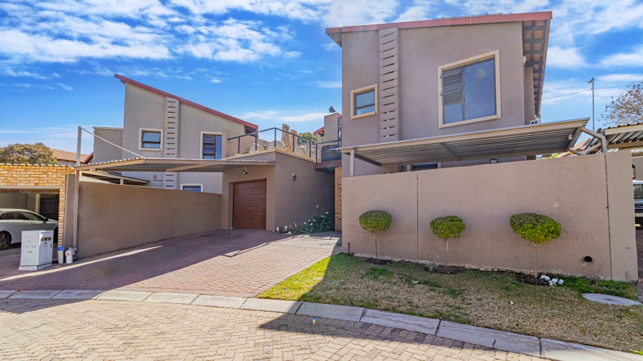 3 Bedroom Property for Sale in Witkoppen Gauteng