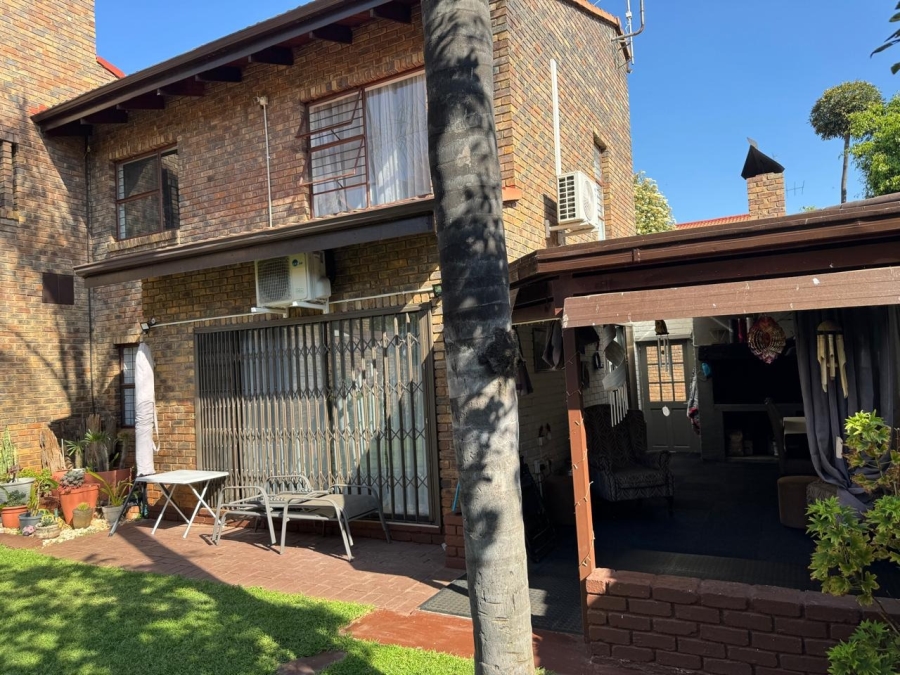 To Let 3 Bedroom Property for Rent in Weavind Park Gauteng