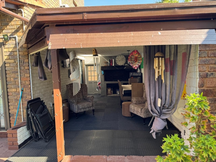 To Let 3 Bedroom Property for Rent in Weavind Park Gauteng
