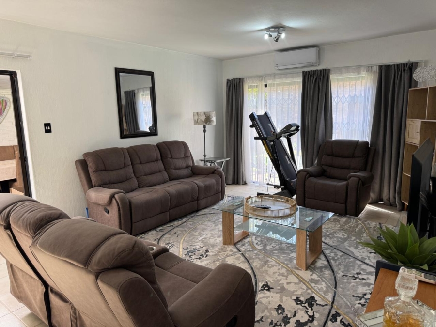 To Let 3 Bedroom Property for Rent in Weavind Park Gauteng