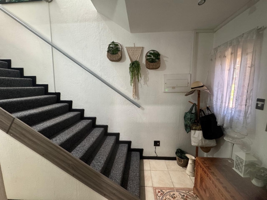 To Let 3 Bedroom Property for Rent in Weavind Park Gauteng