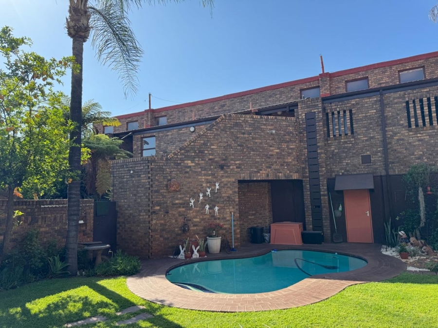 To Let 3 Bedroom Property for Rent in Weavind Park Gauteng