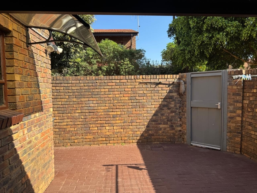 To Let 3 Bedroom Property for Rent in Weavind Park Gauteng