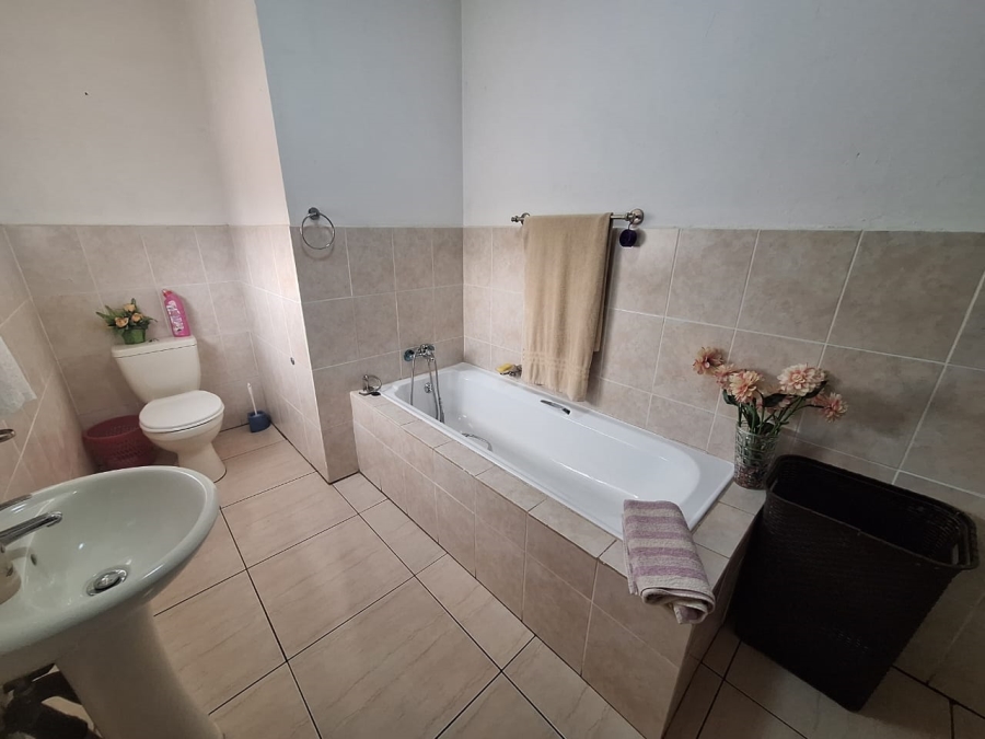 5 Bedroom Property for Sale in Vaal Marina Gauteng