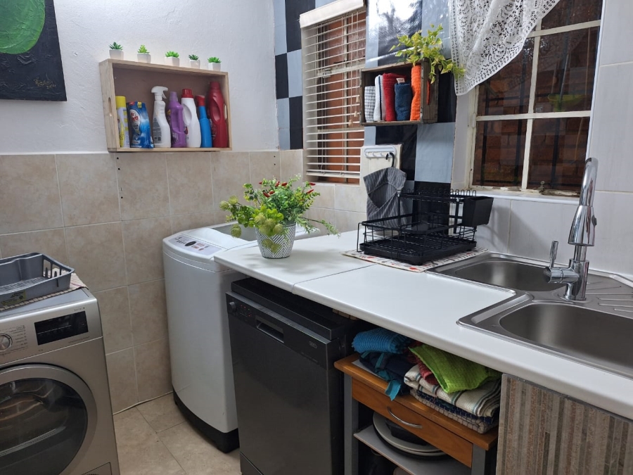 5 Bedroom Property for Sale in Vaal Marina Gauteng