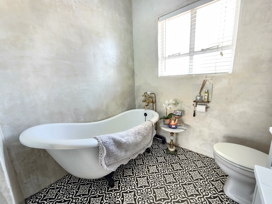 4 Bedroom Property for Sale in Waterkloof Ridge Gauteng