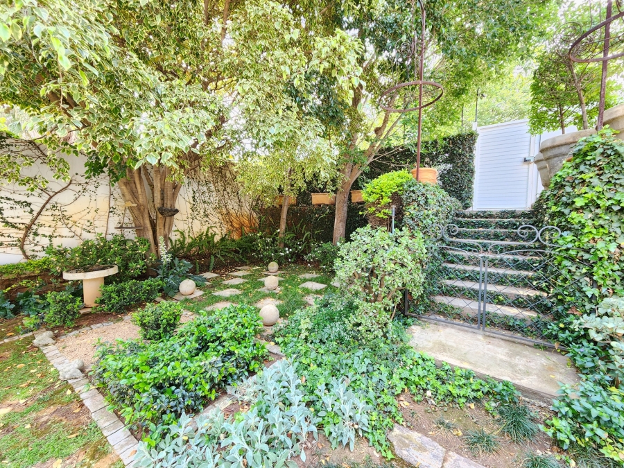 4 Bedroom Property for Sale in Waterkloof Ridge Gauteng