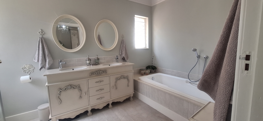 4 Bedroom Property for Sale in Krugersdorp North Gauteng