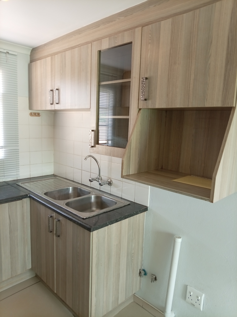 2 Bedroom Property for Sale in Crystal Park Gauteng
