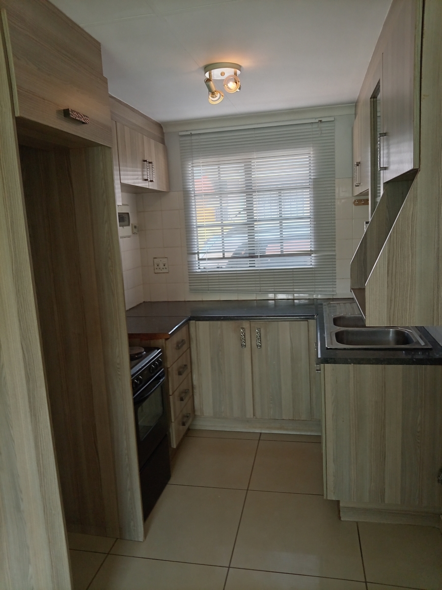 2 Bedroom Property for Sale in Crystal Park Gauteng