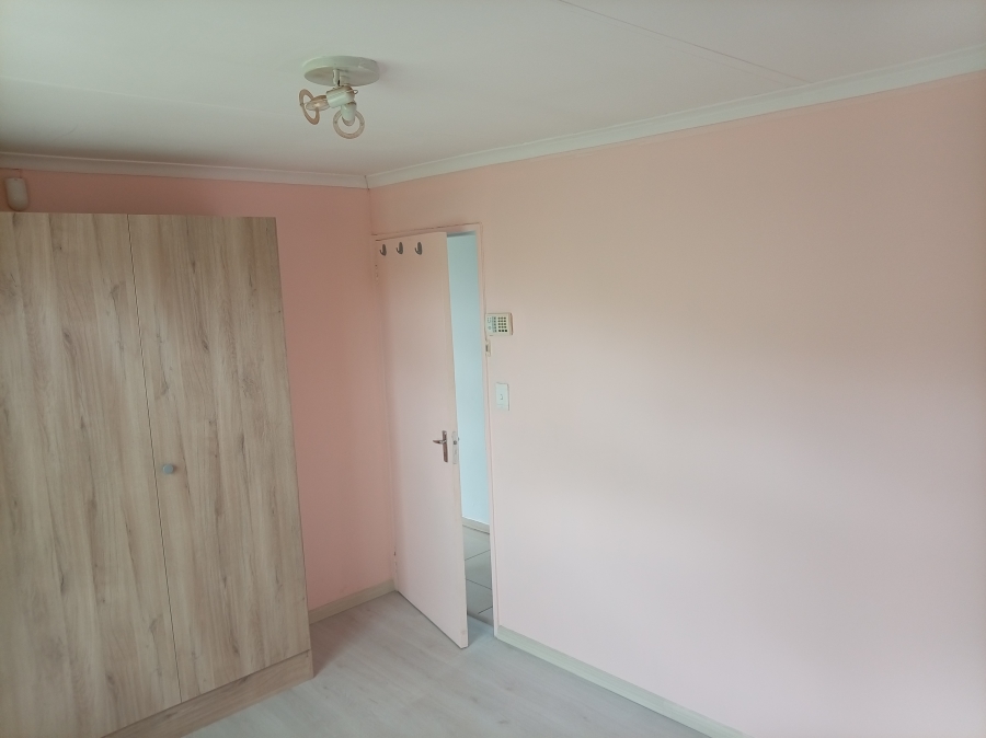 2 Bedroom Property for Sale in Crystal Park Gauteng