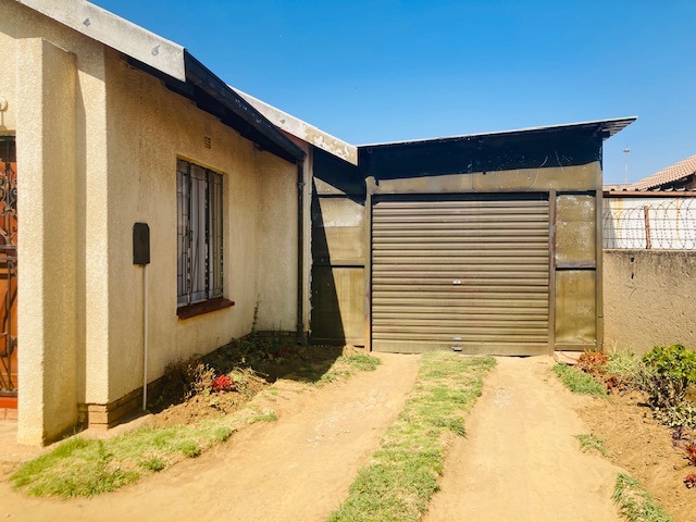 2 Bedroom Property for Sale in Kwa Thema Phase 2 Gauteng