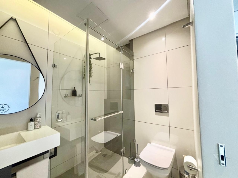 To Let 2 Bedroom Property for Rent in Sandown Gauteng