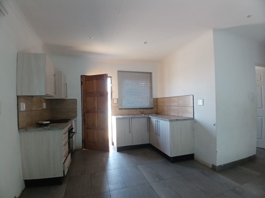 3 Bedroom Property for Sale in Azaadville Gardens Gauteng