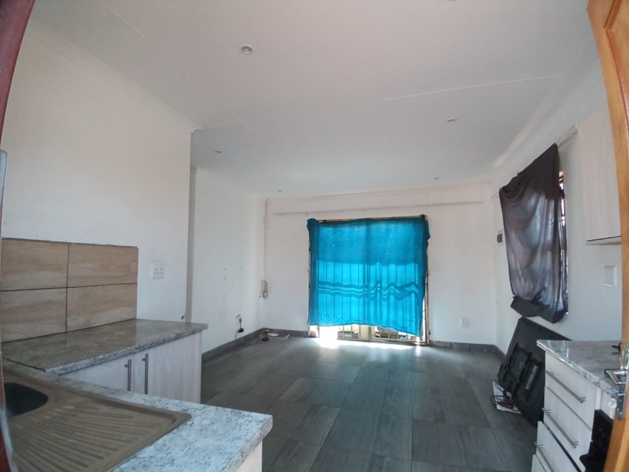 3 Bedroom Property for Sale in Azaadville Gardens Gauteng