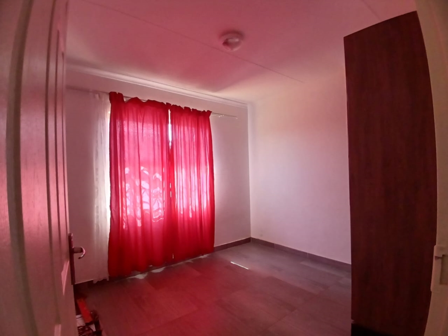 3 Bedroom Property for Sale in Azaadville Gardens Gauteng
