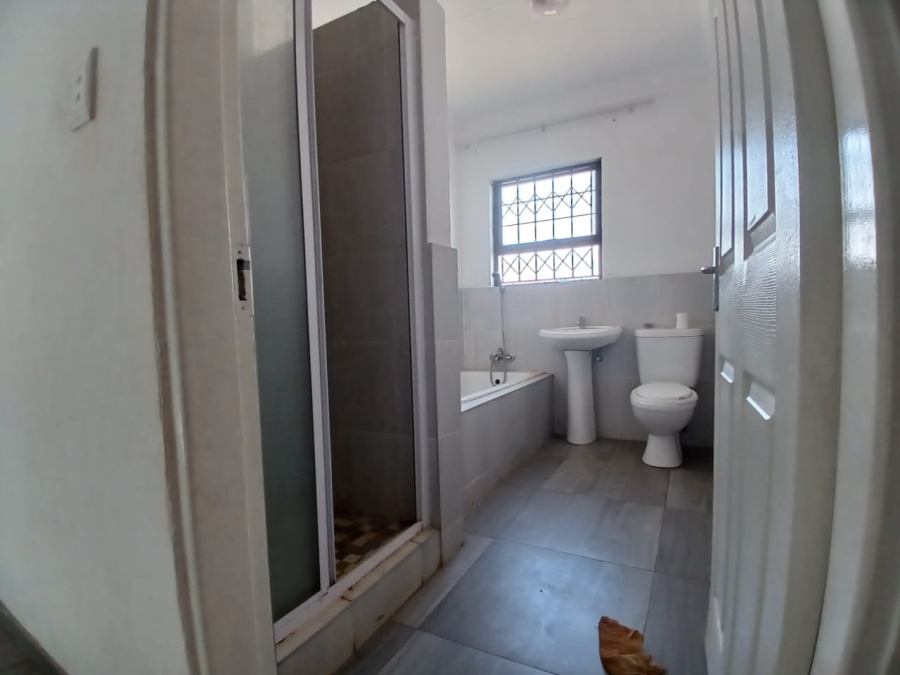 3 Bedroom Property for Sale in Azaadville Gardens Gauteng