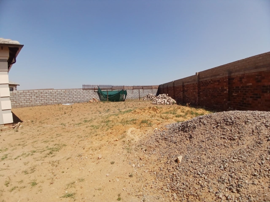 3 Bedroom Property for Sale in Azaadville Gardens Gauteng