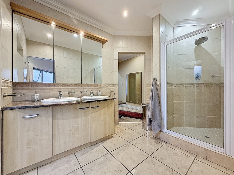 To Let 4 Bedroom Property for Rent in Silver Lakes Golf Estate Gauteng