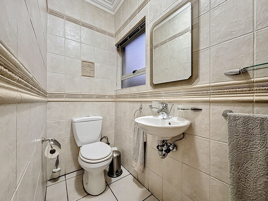 To Let 4 Bedroom Property for Rent in Silver Lakes Golf Estate Gauteng