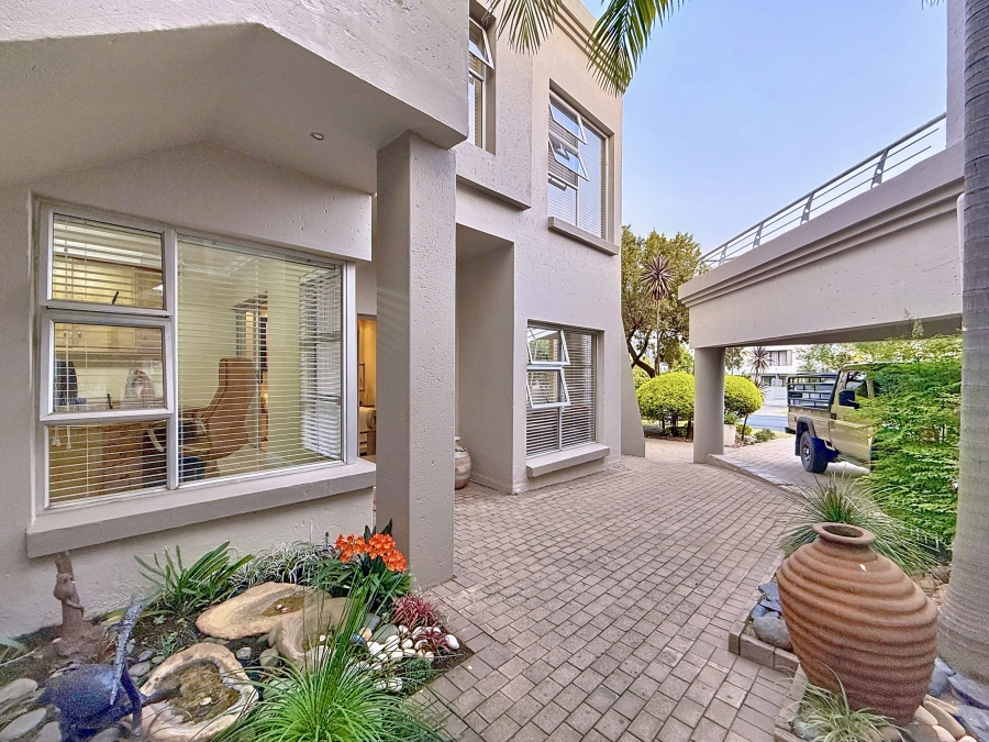 To Let 4 Bedroom Property for Rent in Silver Lakes Golf Estate Gauteng