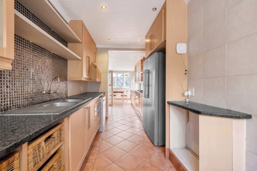 To Let 4 Bedroom Property for Rent in Greenside East Gauteng
